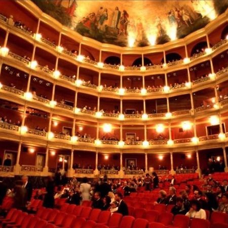 شقة بورتو  في National Theatre Flat المظهر الخارجي الصورة