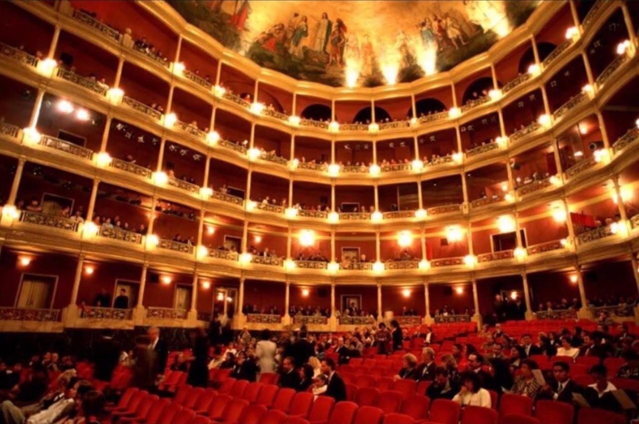 شقة بورتو  في National Theatre Flat المظهر الخارجي الصورة